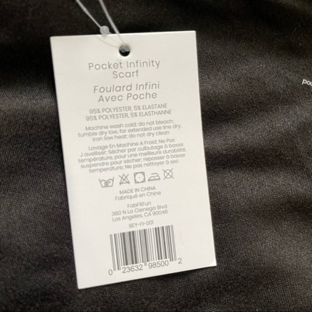 Beyond Yoga pocket infinity scarf Black - Picture 7 of 7